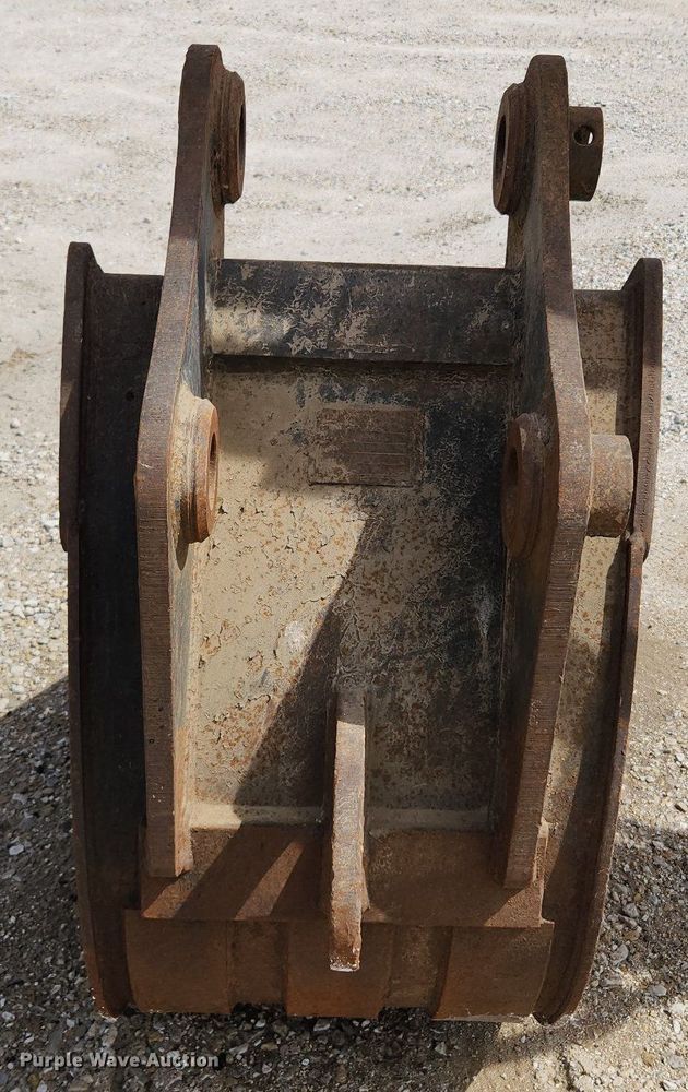 image for item MW9651 2000 Hyundai Robex 130LC-3  excavator