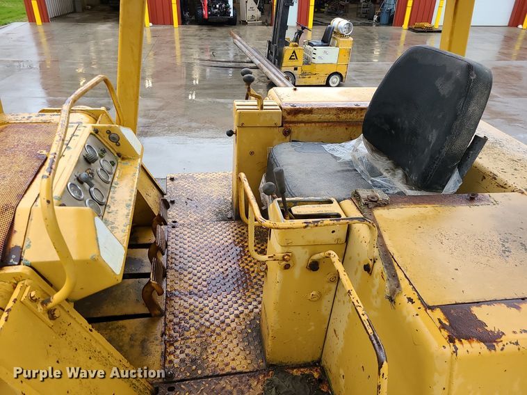 image for item MX9631 1970 Caterpillar 977K  track loader