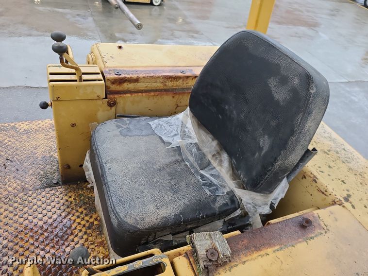 image for item MX9631 1970 Caterpillar 977K  track loader