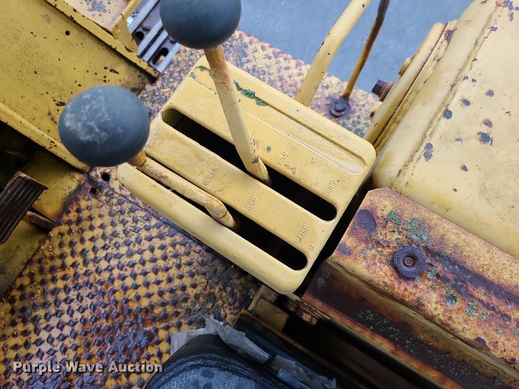 image for item MX9631 1970 Caterpillar 977K  track loader