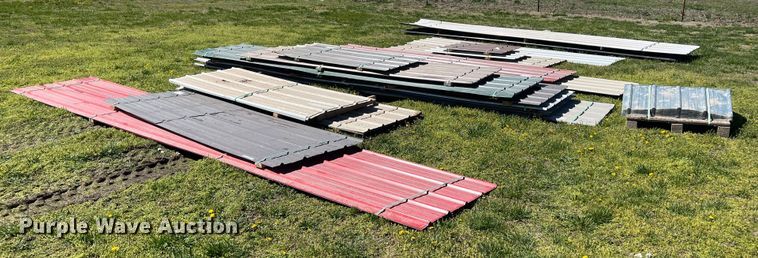 image for item MY9560 Approximately 161 pieces of steel siding/roofing