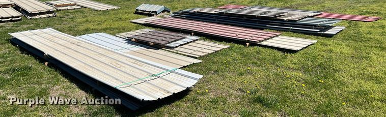 image for item MY9560 Approximately 161 pieces of steel siding/roofing