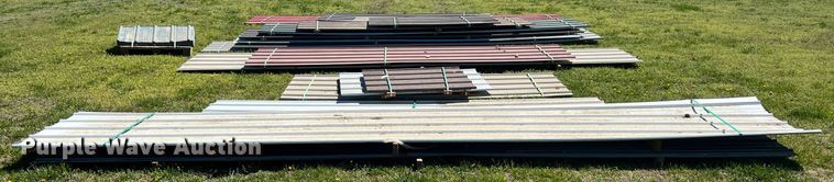 image for item MY9560 Approximately 161 pieces of steel siding/roofing