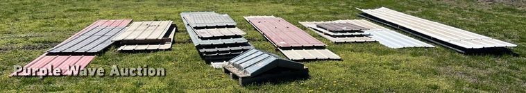 image for item MY9560 Approximately 161 pieces of steel siding/roofing