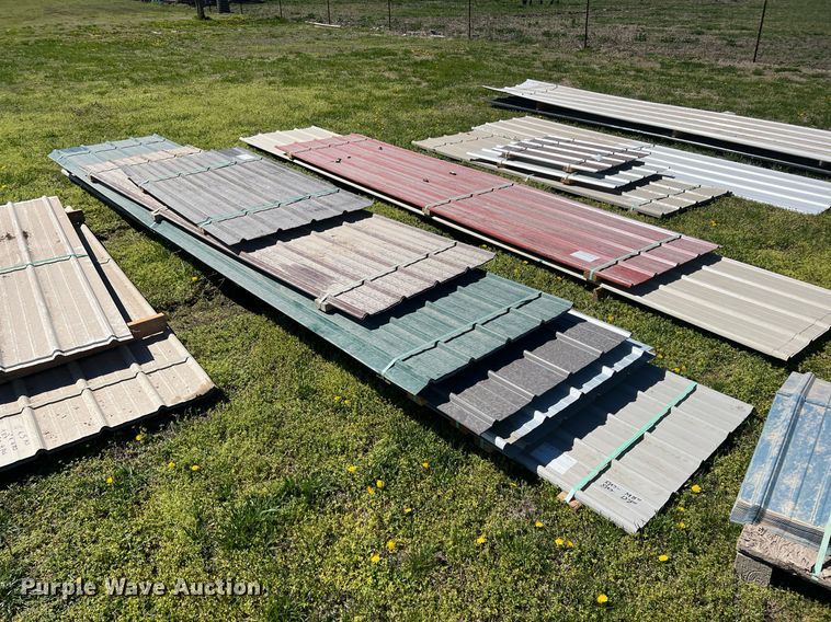 image for item MY9560 Approximately 161 pieces of steel siding/roofing
