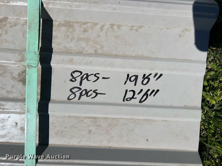 image for item MY9560 Approximately 161 pieces of steel siding/roofing