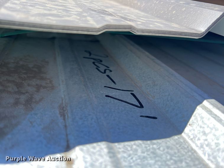 image for item MY9560 Approximately 161 pieces of steel siding/roofing