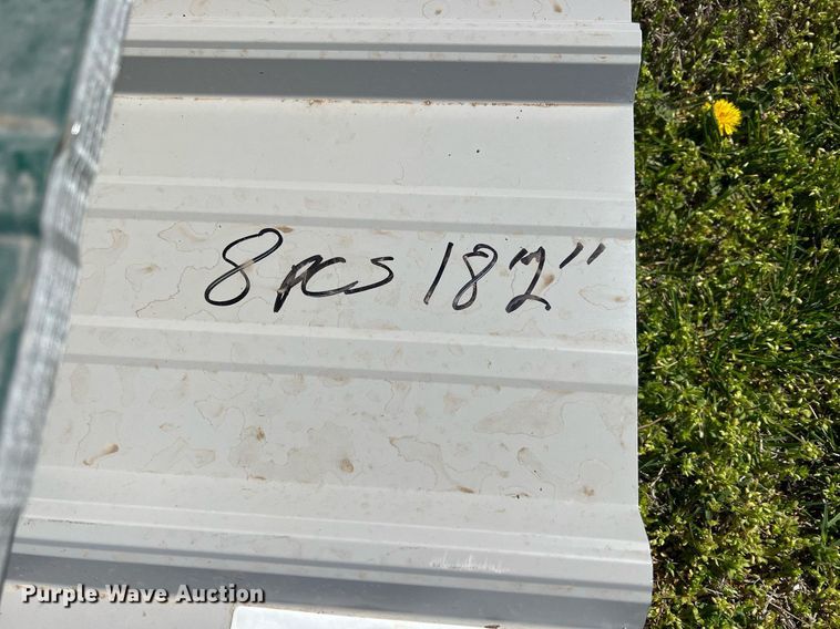 image for item MY9560 Approximately 161 pieces of steel siding/roofing