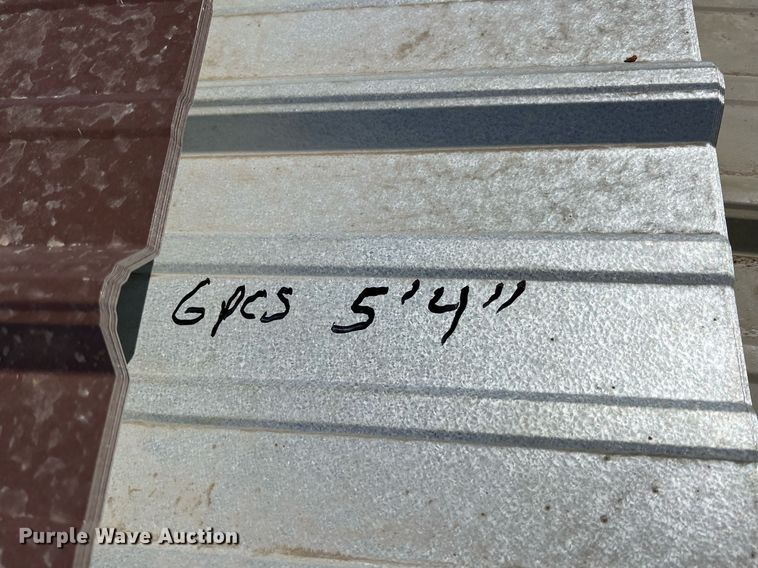 image for item MY9560 Approximately 161 pieces of steel siding/roofing