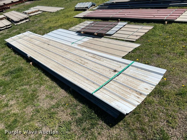 image for item MY9560 Approximately 161 pieces of steel siding/roofing