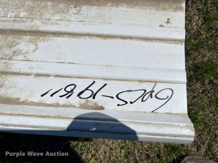 image for item MY9560 Approximately 161 pieces of steel siding/roofing