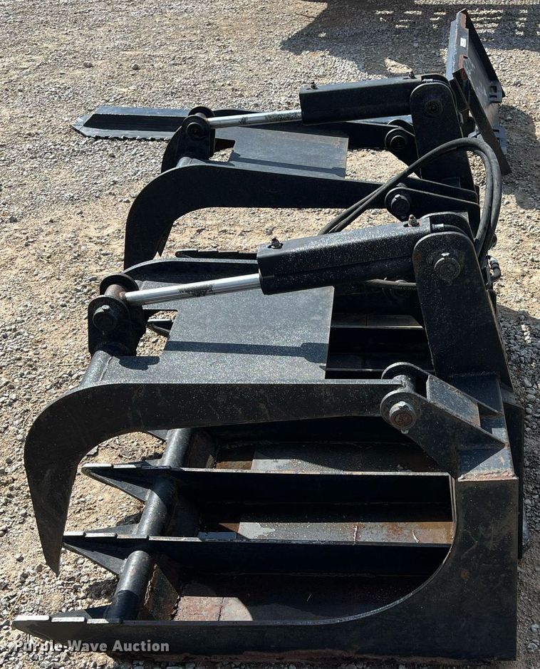 image for item MY9614 Skid steer grapple bucket