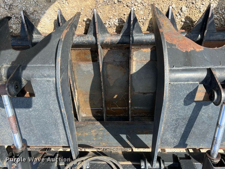 image for item MY9614 Skid steer grapple bucket