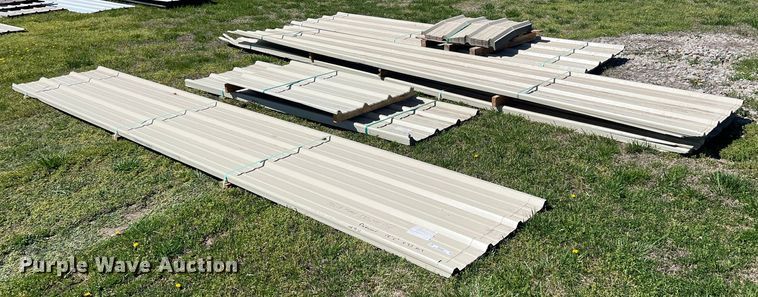 image for item MY9668 Approximately 166 pieces of steel siding/roofing