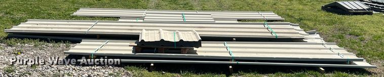 image for item MY9668 Approximately 166 pieces of steel siding/roofing