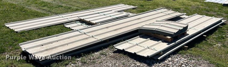 image for item MY9668 Approximately 166 pieces of steel siding/roofing