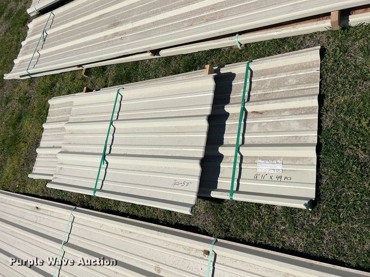 image for item MY9668 Approximately 166 pieces of steel siding/roofing