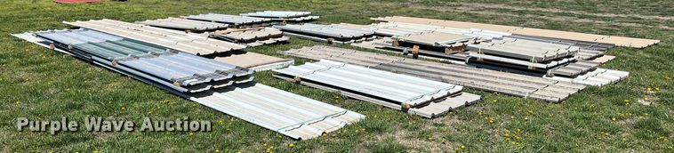 image for item MY9669 Approximately 408 pieces of steel siding/roofing