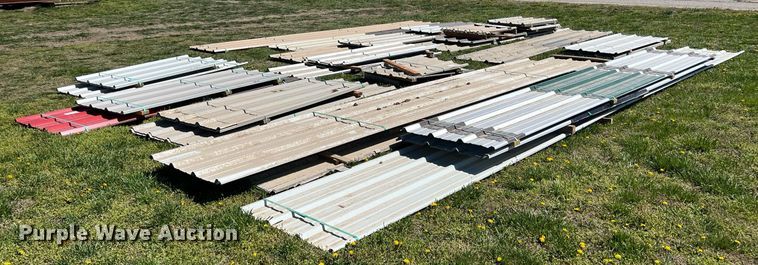 image for item MY9669 Approximately 408 pieces of steel siding/roofing