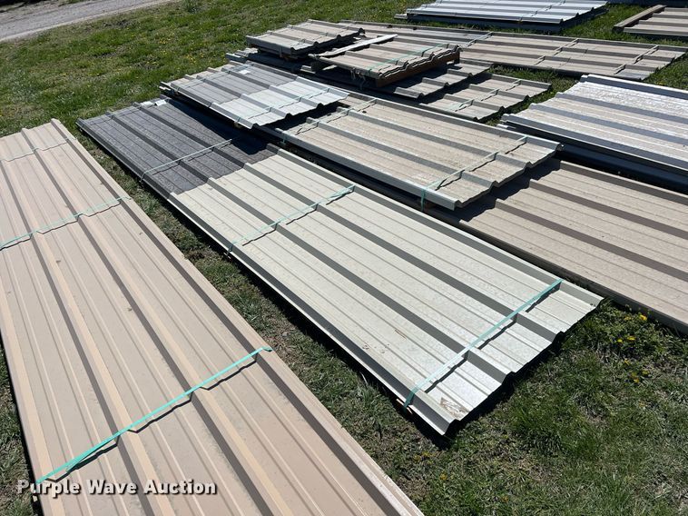 image for item MY9669 Approximately 408 pieces of steel siding/roofing