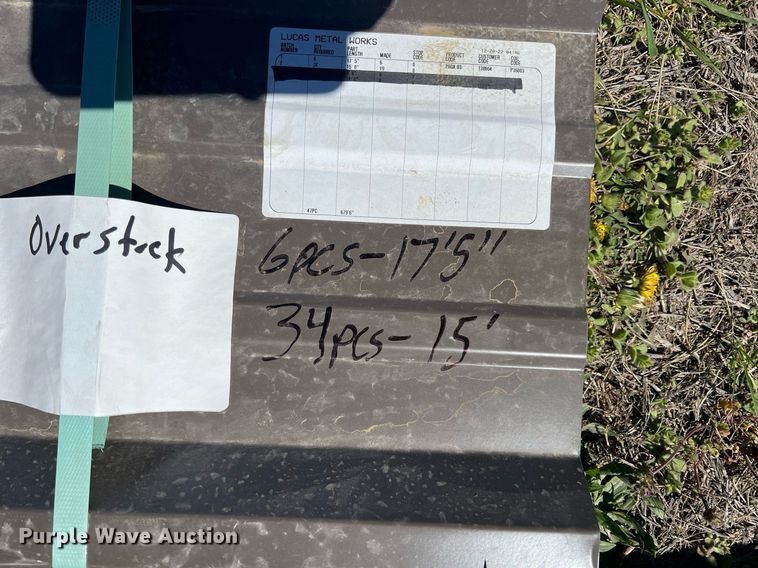 image for item MY9669 Approximately 408 pieces of steel siding/roofing