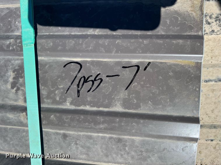 image for item MY9669 Approximately 408 pieces of steel siding/roofing