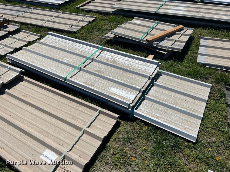 image for item MY9669 Approximately 408 pieces of steel siding/roofing