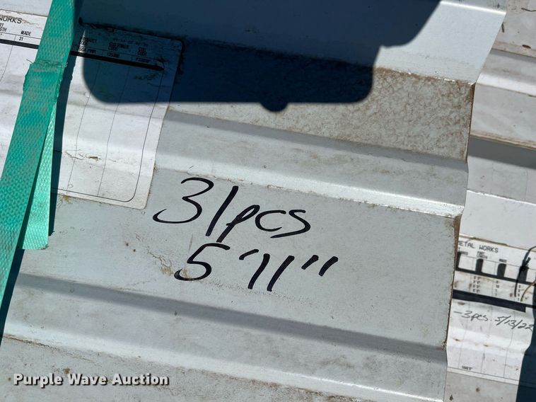 image for item MY9669 Approximately 408 pieces of steel siding/roofing