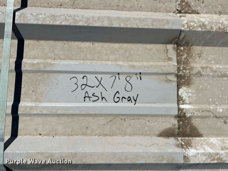 image for item MY9669 Approximately 408 pieces of steel siding/roofing