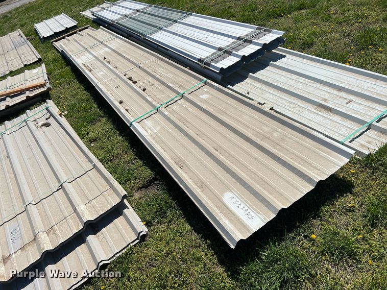 image for item MY9669 Approximately 408 pieces of steel siding/roofing