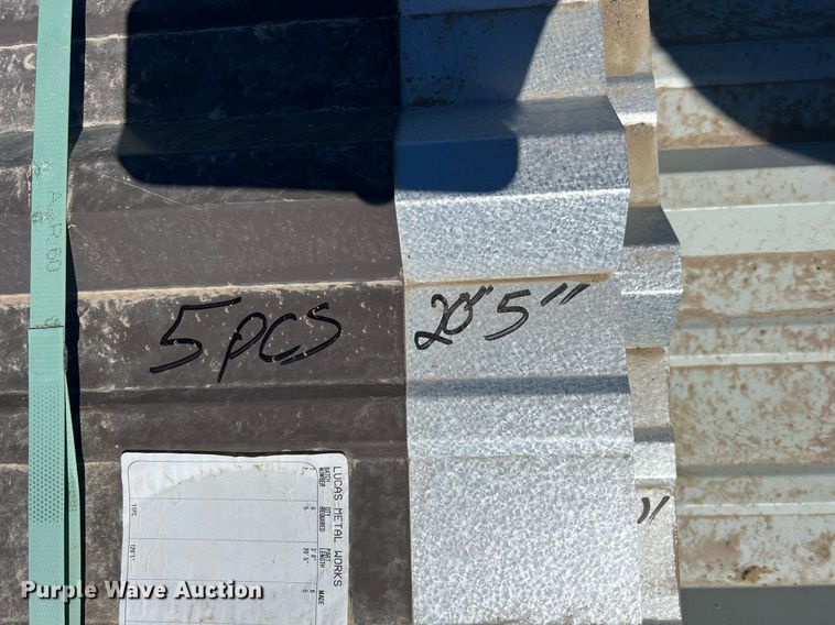 image for item MY9669 Approximately 408 pieces of steel siding/roofing