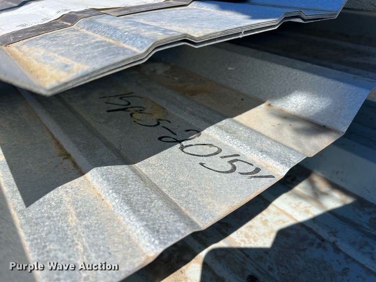 image for item MY9669 Approximately 408 pieces of steel siding/roofing