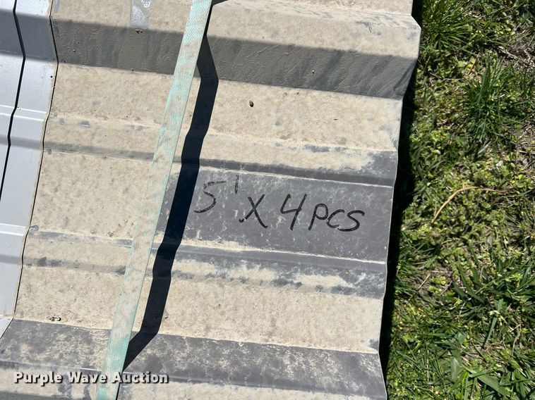 image for item MY9669 Approximately 408 pieces of steel siding/roofing
