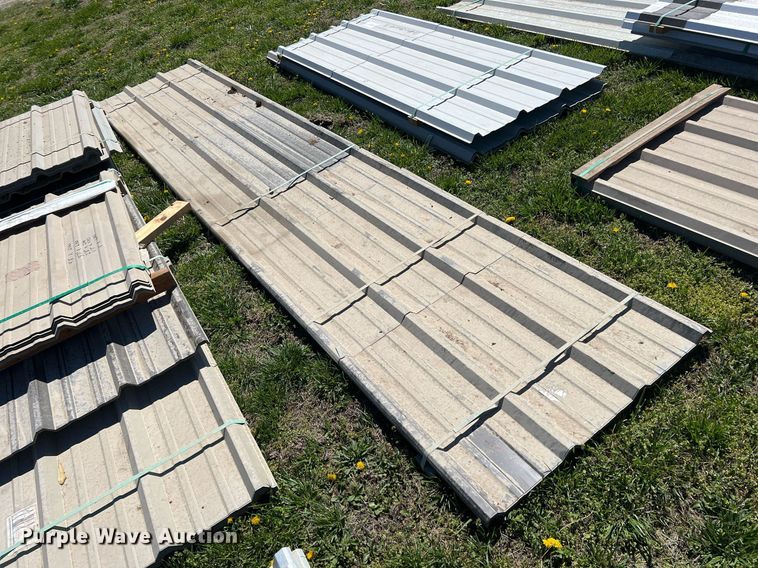 image for item MY9669 Approximately 408 pieces of steel siding/roofing