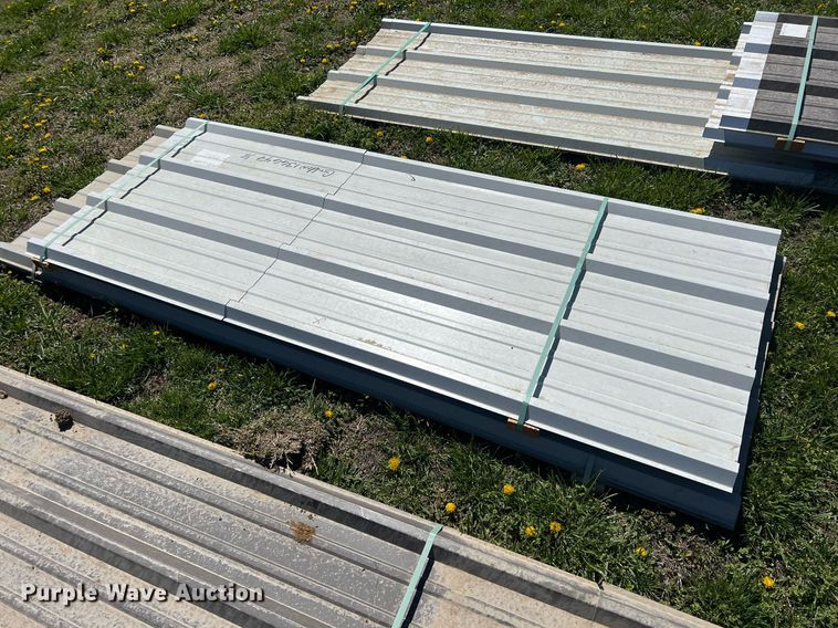 image for item MY9669 Approximately 408 pieces of steel siding/roofing