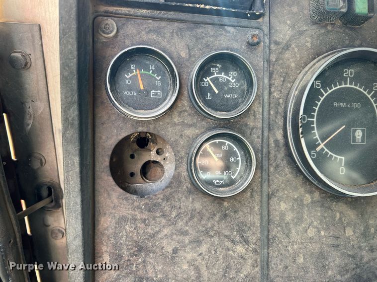 image for item MY9679 1988 Kenworth T800  dump truck