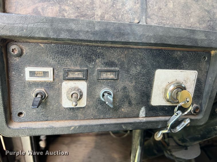 image for item MY9679 1988 Kenworth T800  dump truck