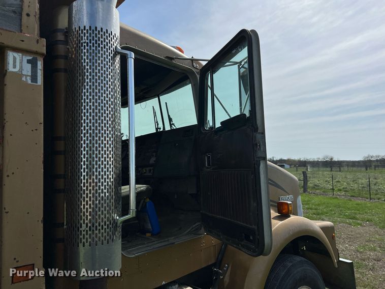 image for item MY9679 1988 Kenworth T800  dump truck