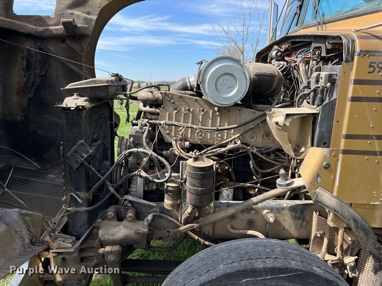 image for item MY9679 1988 Kenworth T800  dump truck