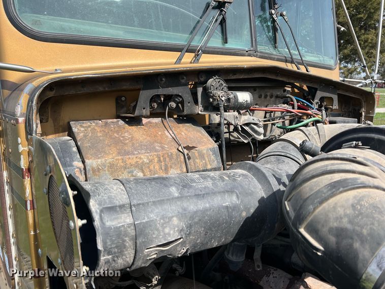 image for item MY9679 1988 Kenworth T800  dump truck