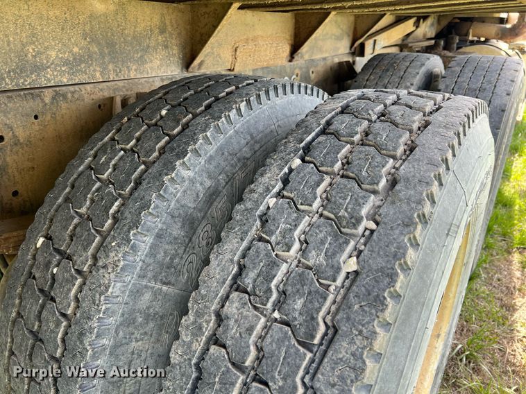 image for item MY9679 1988 Kenworth T800  dump truck