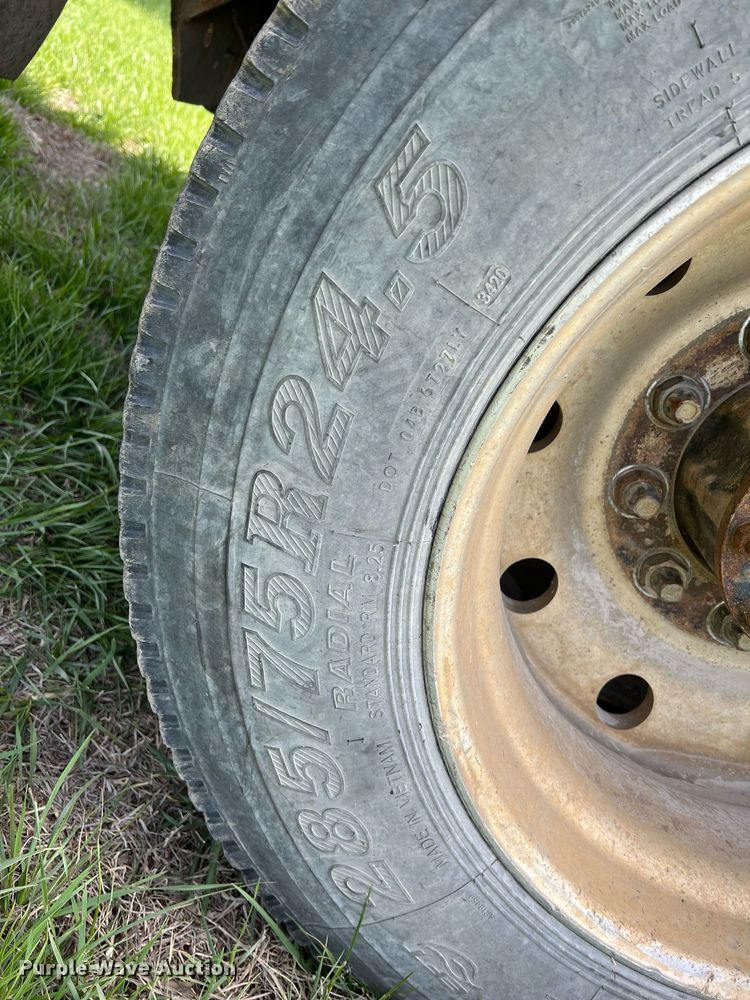 image for item MY9679 1988 Kenworth T800  dump truck