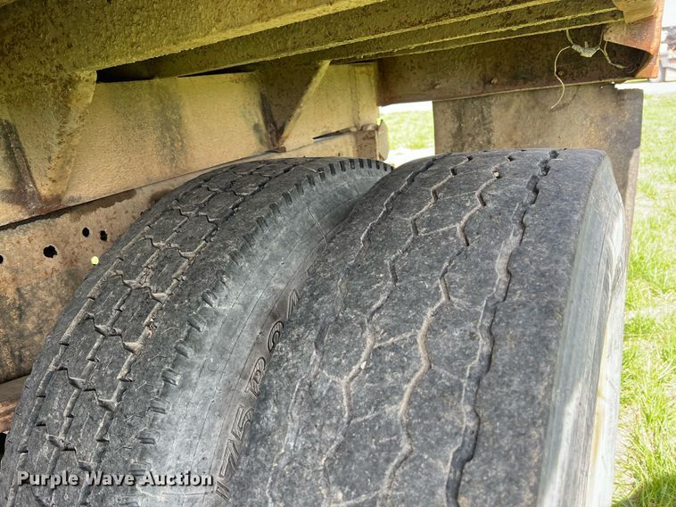 image for item MY9679 1988 Kenworth T800  dump truck