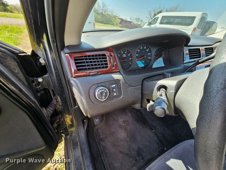 image for item DK1752 2009 Chevrolet Impala LS