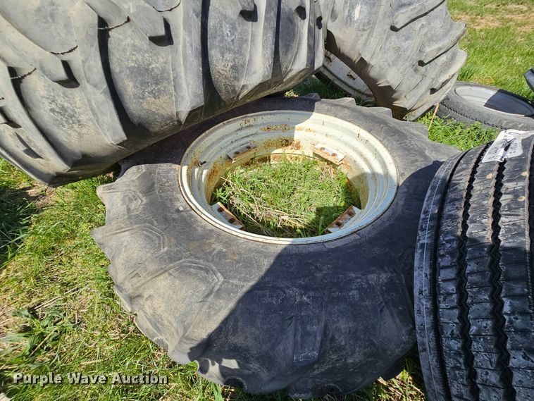 image for item DK1753 (5) tires and wheels