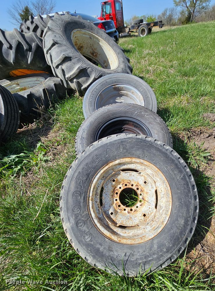 image for item DK1754 (28) tires