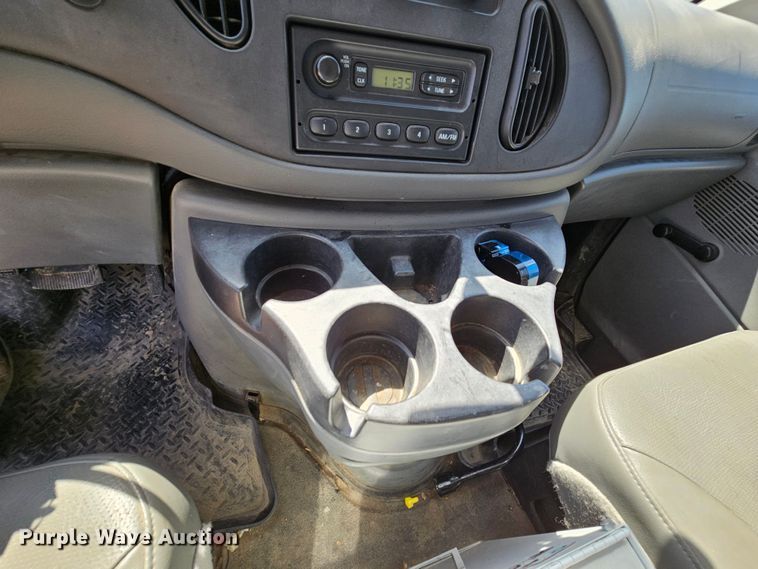 image for item DK1757 2008 Ford E350 Super Duty  van