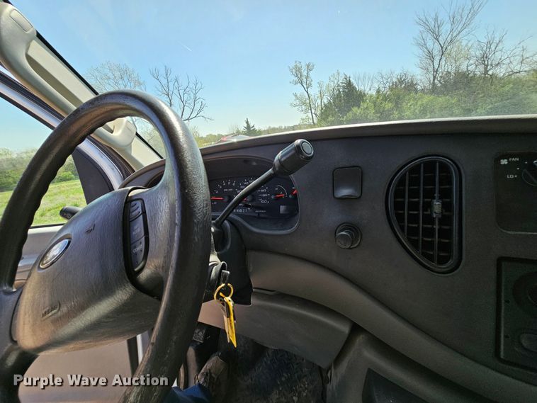 image for item DK1757 2008 Ford E350 Super Duty  van