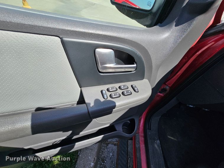 image for item DK1760 2003 Ford Expedition XLT  SUV