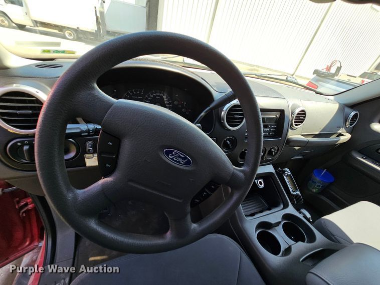 image for item DK1760 2003 Ford Expedition XLT  SUV